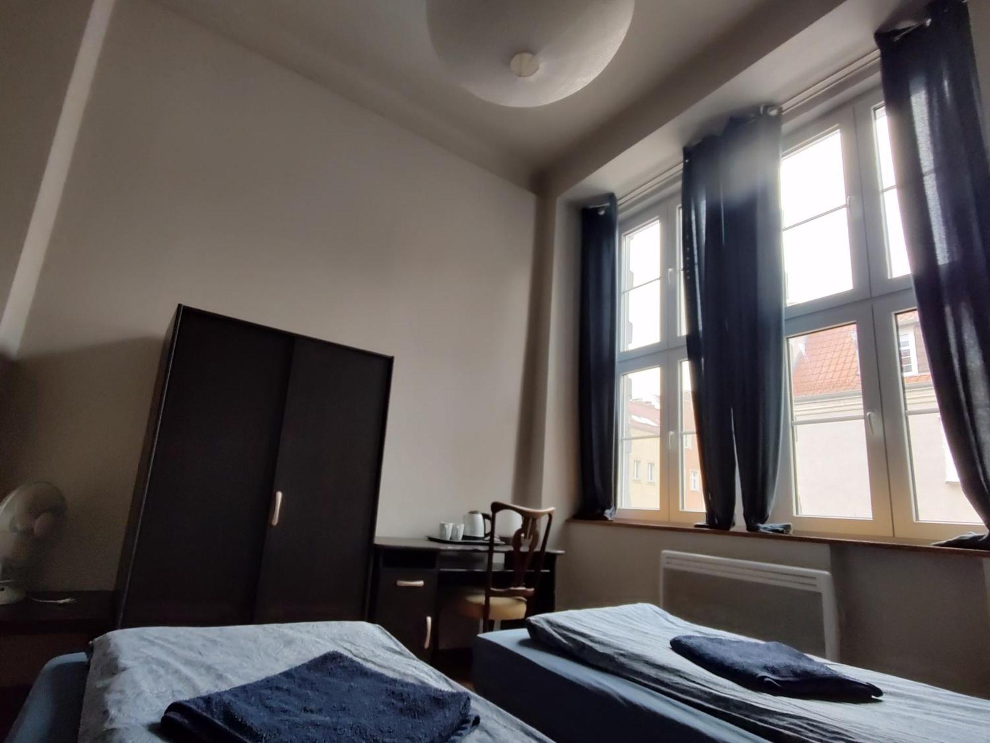 Holiday Old Town Hostel