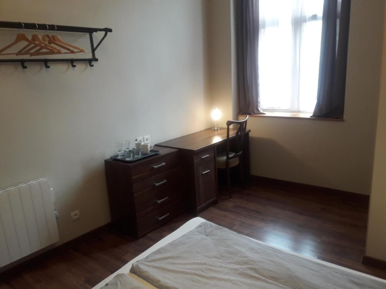 Holiday Old Town Hostel